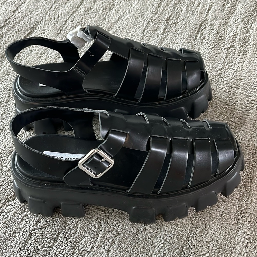 NIB SZ8 Steve Madden Women's Echo Fisherman Sandal